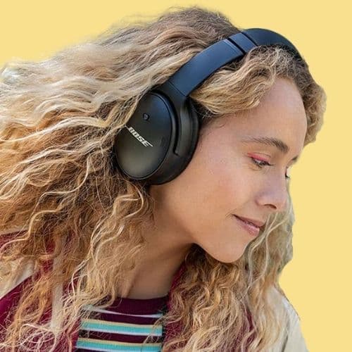 young-woman-wearing-bose-quietcomfort-45-headphones